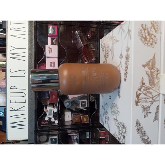 Dior Backstage Face & Body Foundation - Picture 1 of 2